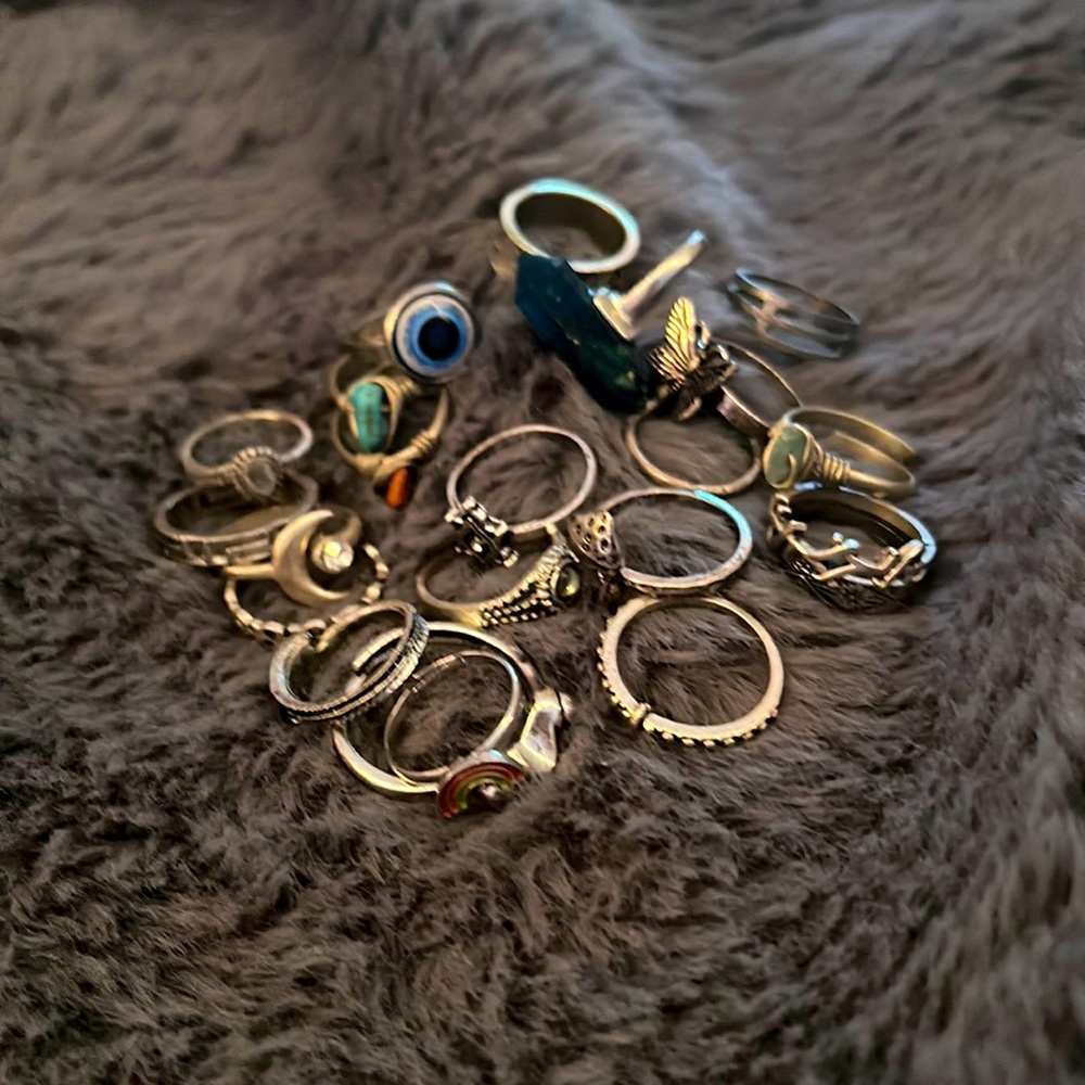 pack of 22 silver rings